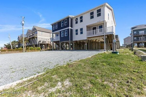$1,250,000 | 2248 Island Drive, North Topsail Beach, NC 28460