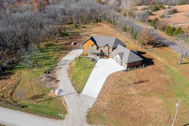 $859,950 | 20473 199th Street, Tonganoxie, KS 66086