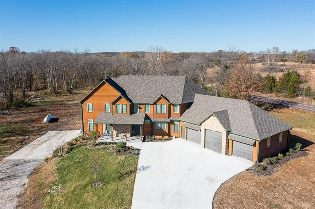 $859,950 | 20473 199th Street, Tonganoxie, KS 66086