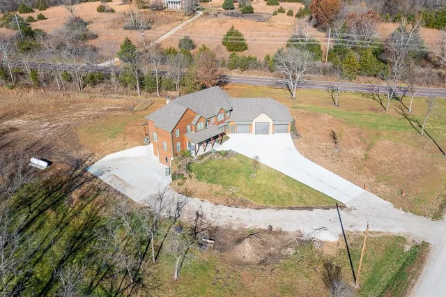 $859,950 | 20473 199th Street, Tonganoxie, KS 66086