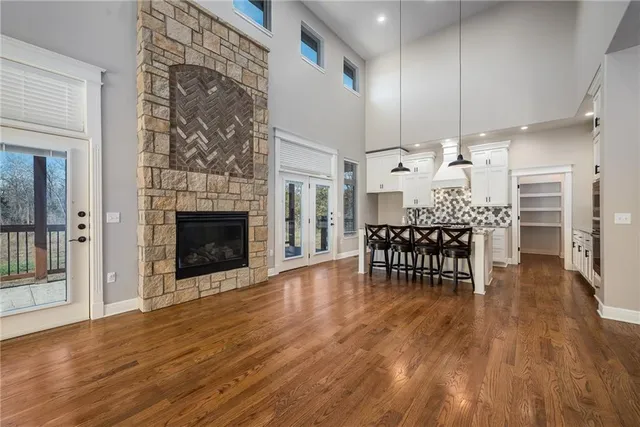 $859,950 | 20473 199th Street, Tonganoxie, KS 66086