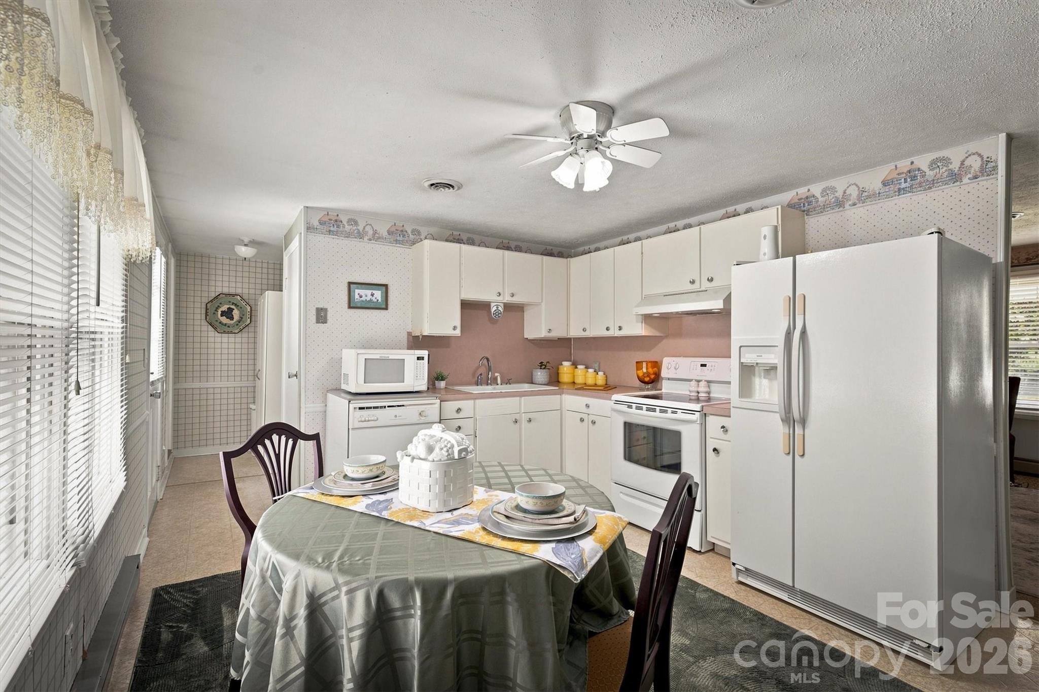 121 Rhyne Street Morganton, NC 28655 - Photo 4 of 23 Gallery Image 4