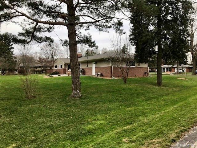 259 Nesbit Lane Rochester Hills, MI 48309 - Photo 4 of 38