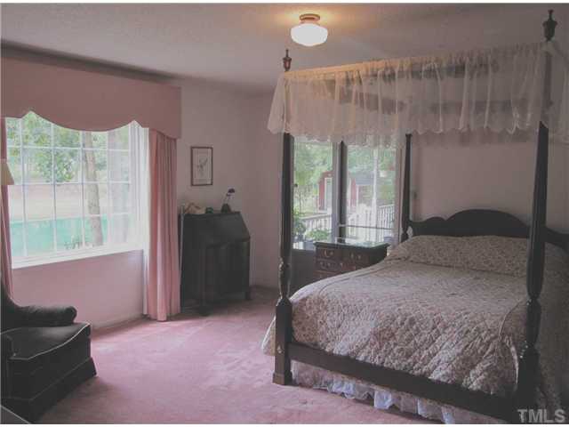 5801 Devon Circle Raleigh, NC 27604 - Photo 5 of 5