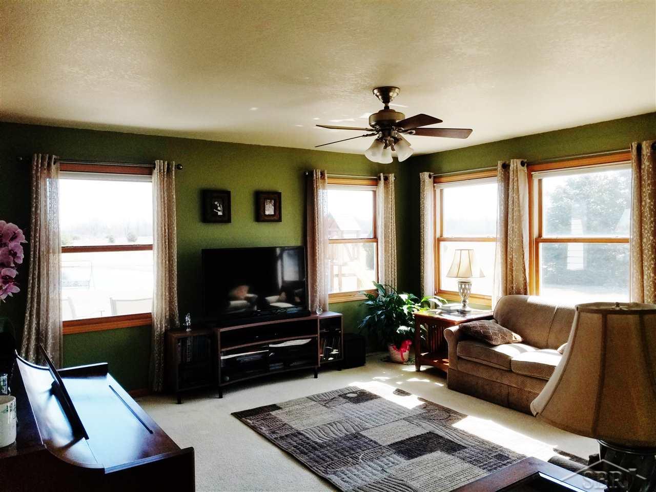 1160 North Fordney Road Hemlock, MI 48626 - Photo 6 of 30 31343367-5.JPG