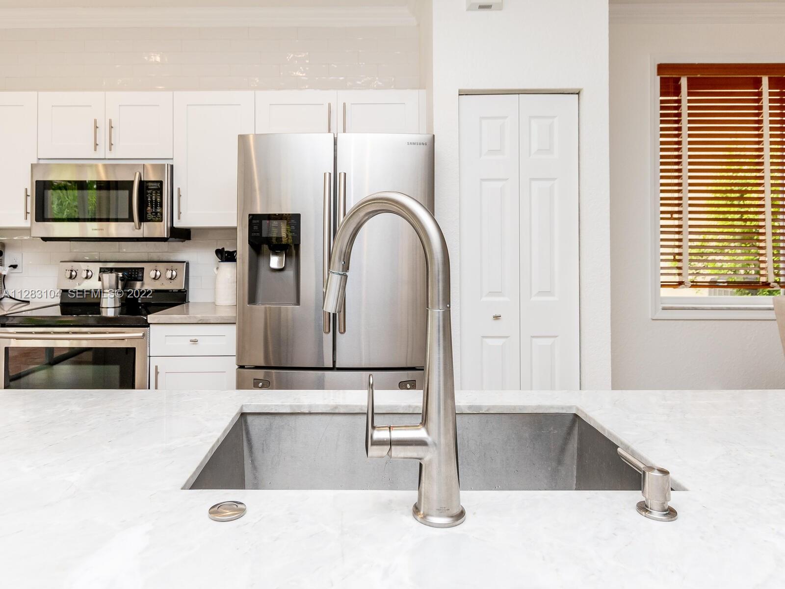 471 Fishtail Terrace Weston, FL 33327 - Photo 6 of 64