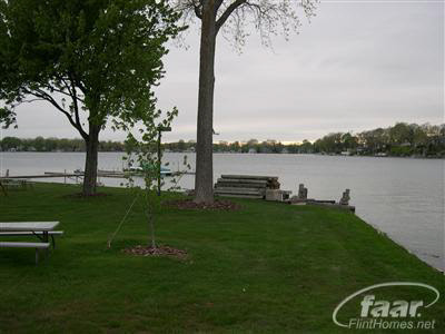 2247 North Long Lake Road Fenton, MI 48430 - Photo 5 of 26 20274331-4.JPG