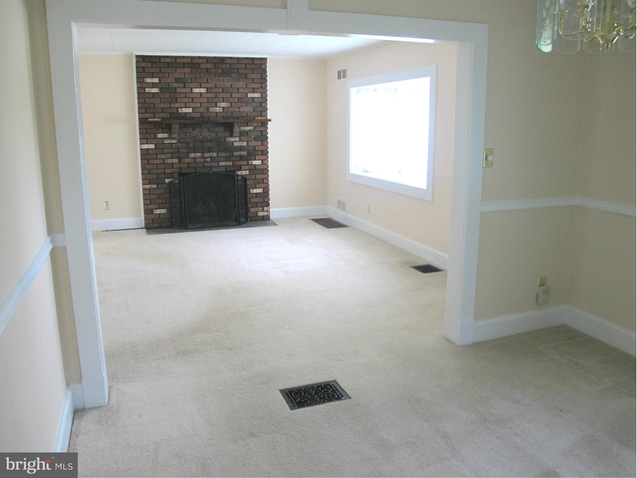 79 Church Road Arnold, MD 21012 - Photo 2 of 23 Living Room