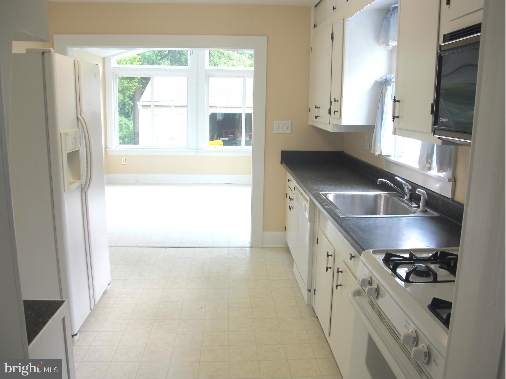 79 Church Road Arnold, MD 21012 - Photo 6 of 23 Kitchen