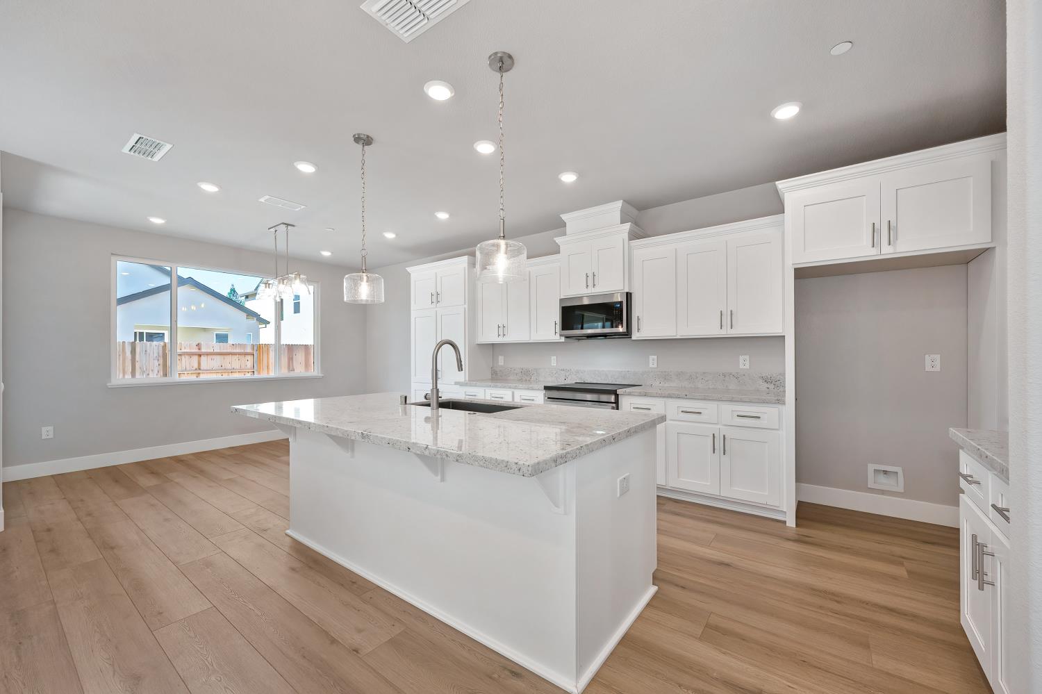 2709 Contour Way Rocklin, CA 95765 - Photo 3 of 14