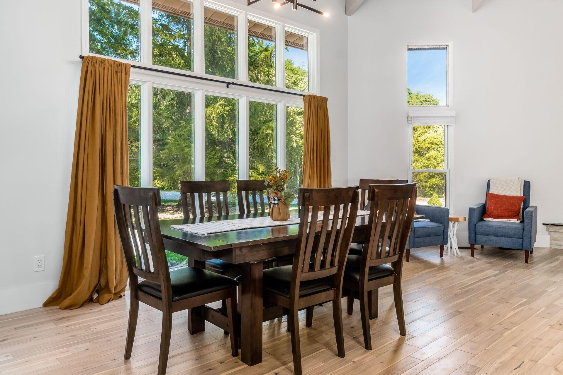 4610 Red Bank Road Galena, OH 43021 - Photo 17 of 88 Loads of natural light pours into the dining space open to fmaily room and kitchen.