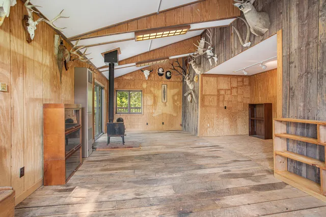 $1,999,000 | 2347 West Dowling Road, Delton, MI 49046