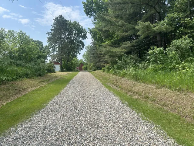 $1,999,000 | 2347 West Dowling Road, Delton, MI 49046