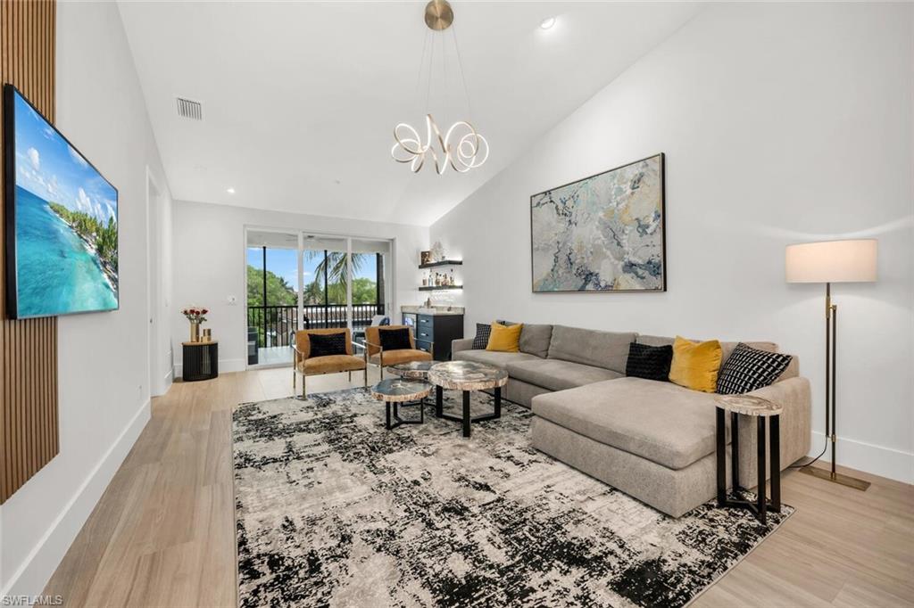 1540 Blue Point Avenue, Unit 201 Naples, FL 34102 - Photo 12 of 21