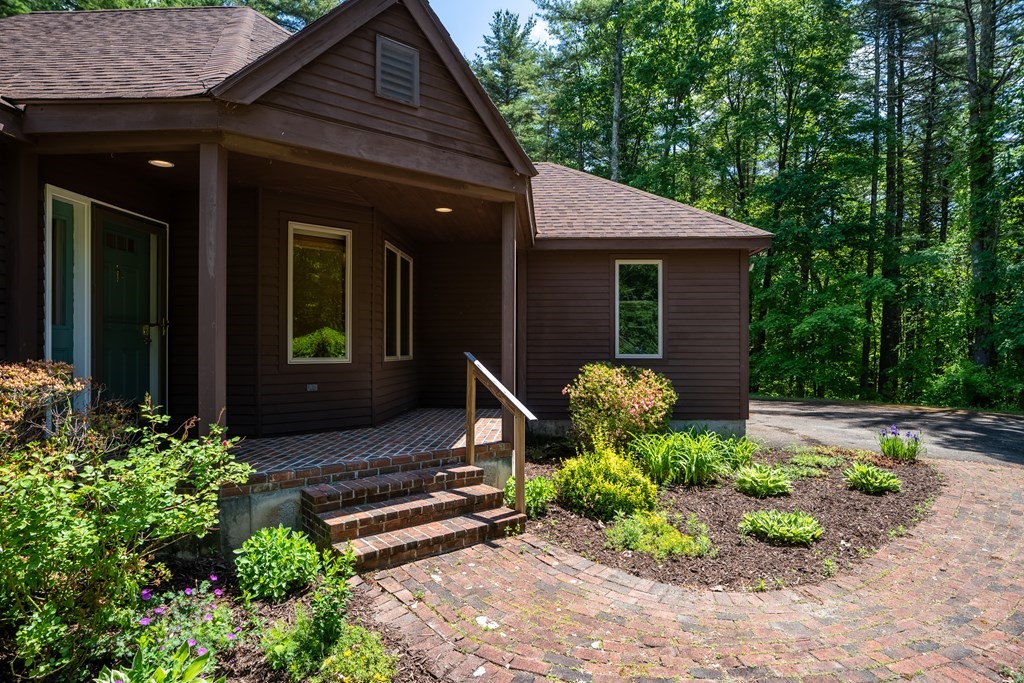 195 North Valley Road Pelham, MA 01002 - Photo 2 of 42