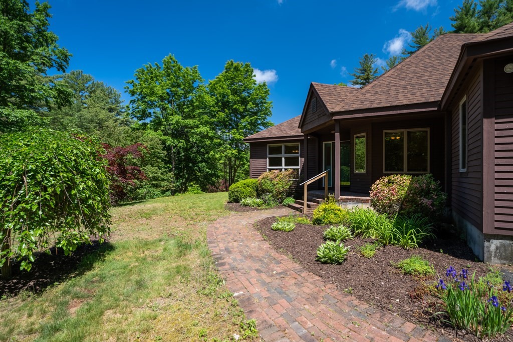 195 North Valley Road Pelham, MA 01002 - Photo 3 of 42