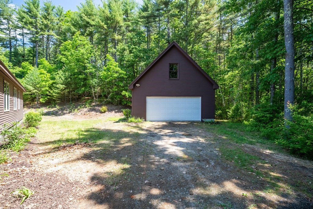 195 North Valley Road Pelham, MA 01002 - Photo 5 of 42