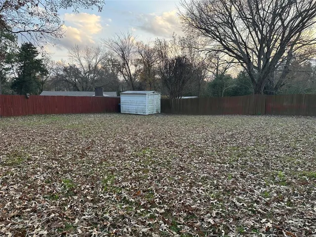 $1,700 | 605 Valle Vista Drive, Athens, TX 75751