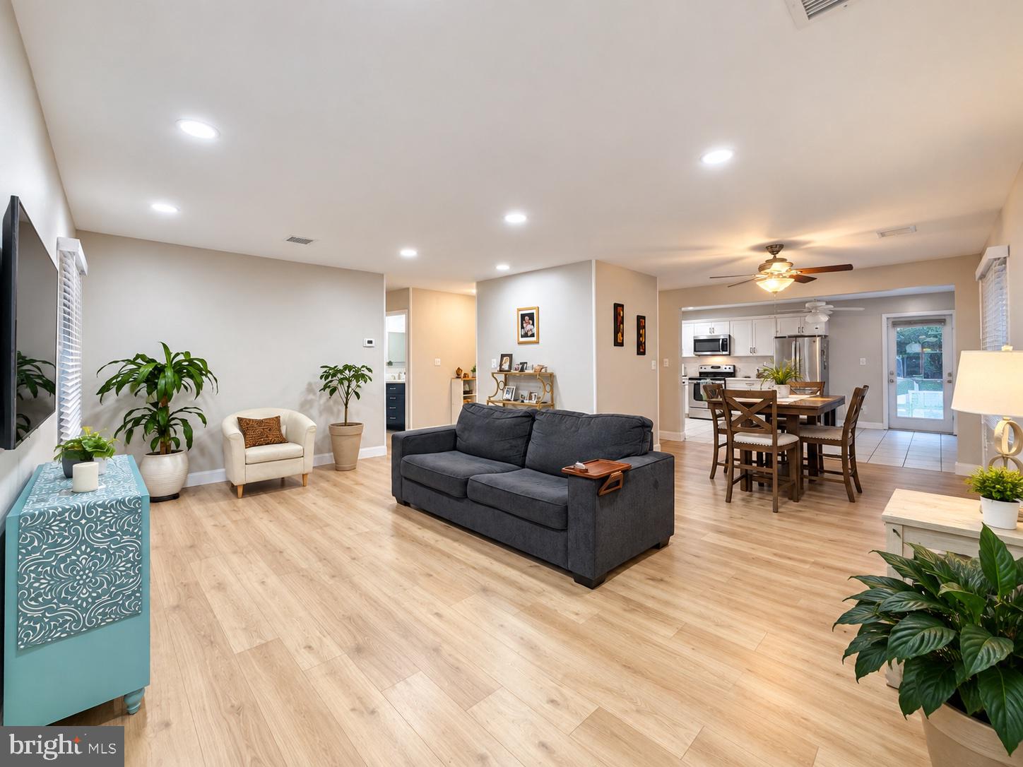 230 Pageant Lane Willingboro, NJ 08046 - Photo 2 of 15 Living room