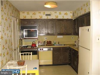 813 Red Lion Road, Unit C2 Philadelphia, PA 19115 - Photo 7 of 12 Kitchen