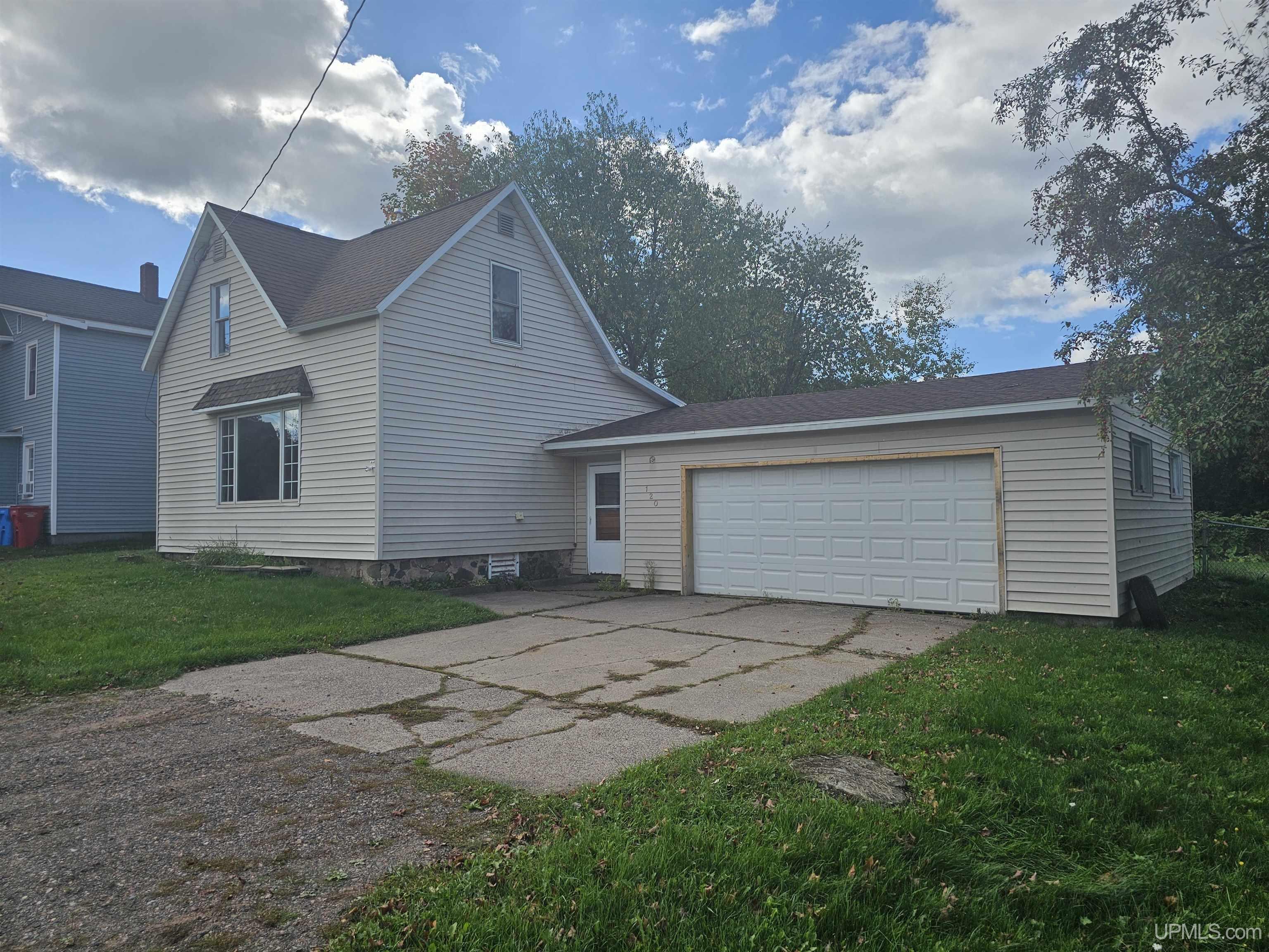 120 Silver Street Ishpeming, MI 49849 - Photo 1 of 35