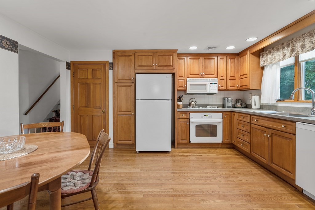 17 Mossdale Road Boston, MA 02130 - Photo 8 of 33 Gallery Image 8