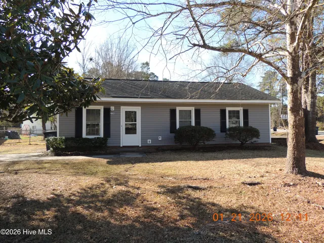 $1,250 | 228 Lakewood Drive, Jacksonville, NC 28546