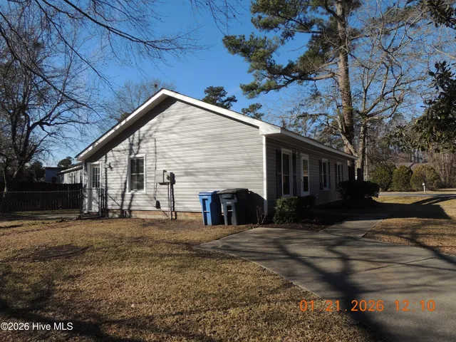 $1,250 | 228 Lakewood Drive, Jacksonville, NC 28546