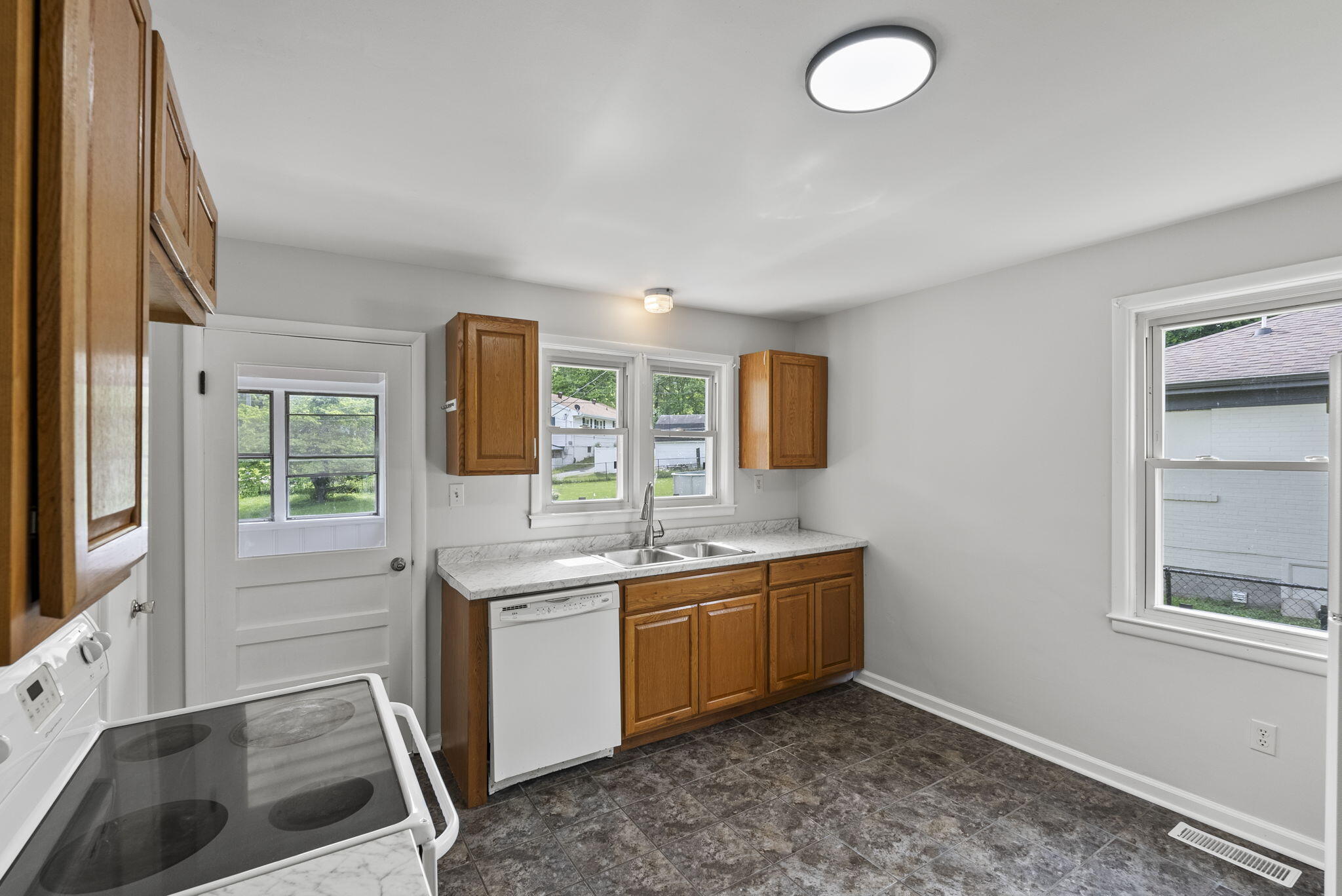 2350 Ironworks Road Winchester, KY 40391 - Photo 8 of 27 11-web-or-mls-DSC06373