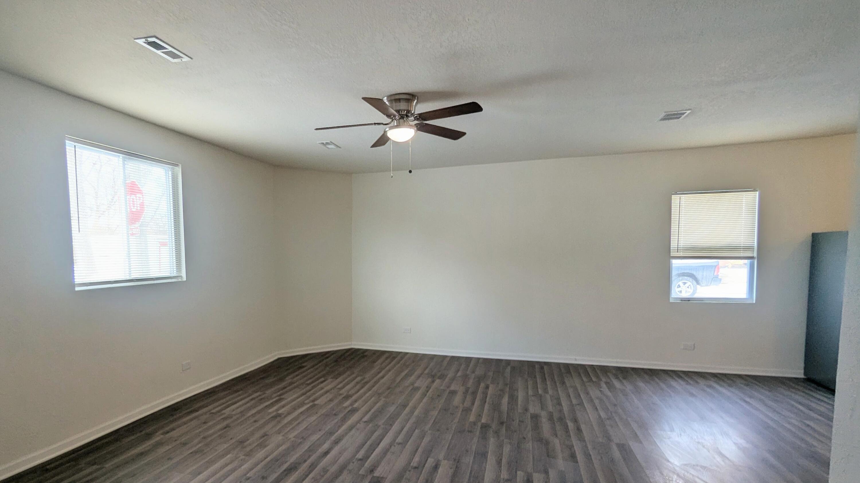 1201 Center Street Racine, WI 53403 - Photo 4 of 13 Great room