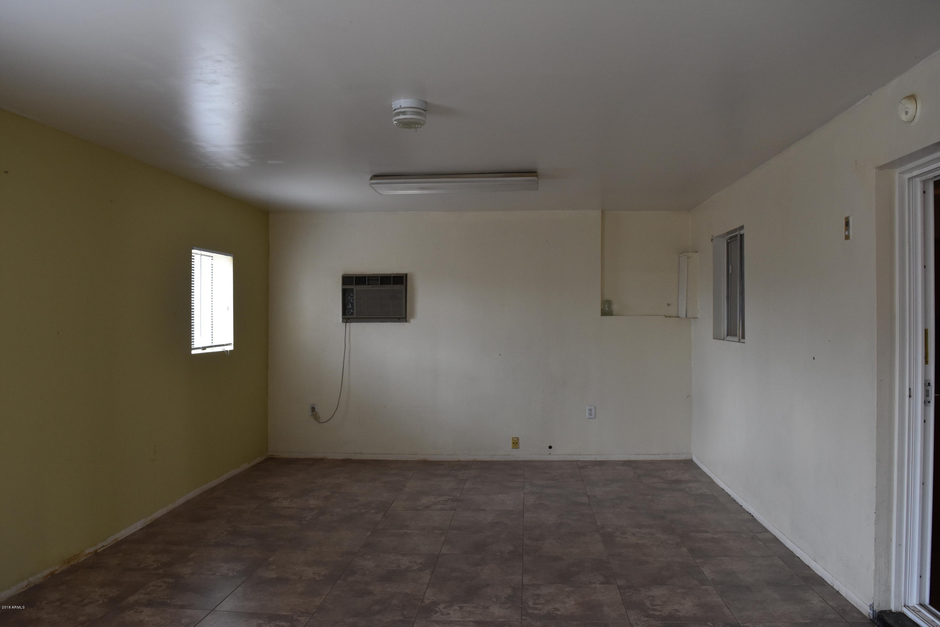 4877 West Berkeley Road Phoenix, AZ 85035 - Photo 8 of 15 DSC_0986
