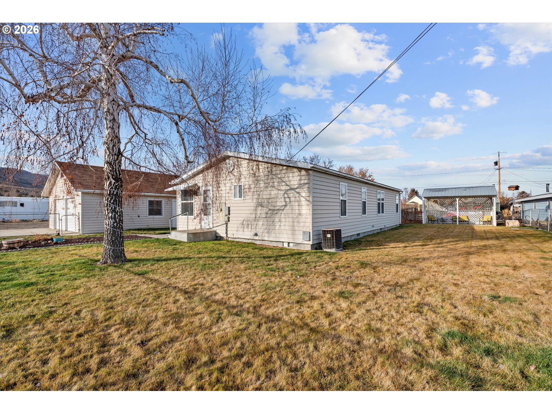 2106 Colorado Place Baker City, OR 97814 - Photo 4 of 40 a bathroom with a sink and a yard
