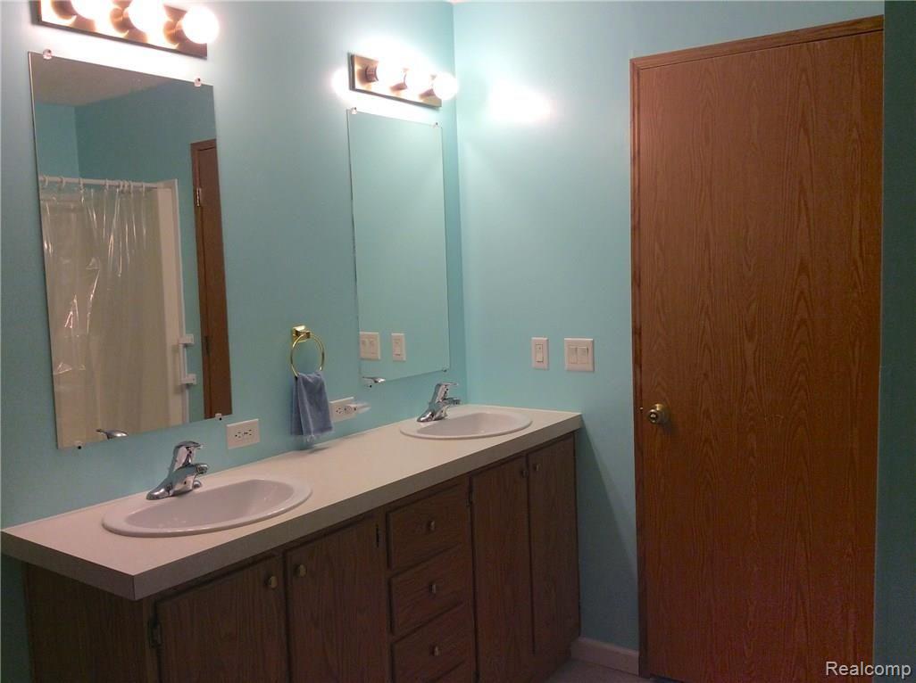 11350 Palmer Road Maybee, MI 48159 - Photo 13 of 22 MASTER BATH WITH DOUBLE VANITY