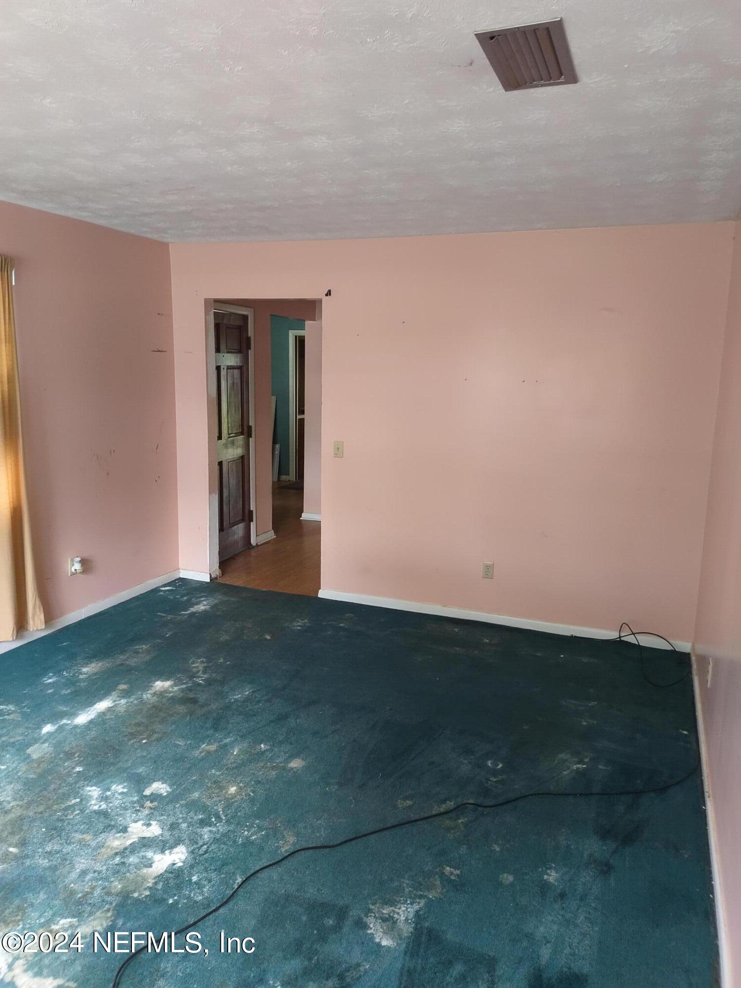8181 Vermanth Road, Unit 11 Jacksonville, FL 32211 - Photo 3 of 23 20240526_111328