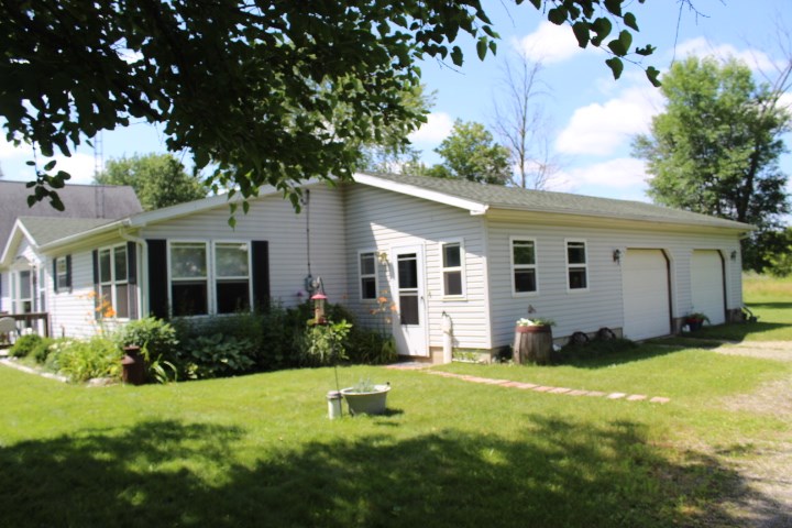 6280 Farrand Road Clio, MI 48420 - Photo 19 of 25 31387358-18.JPG