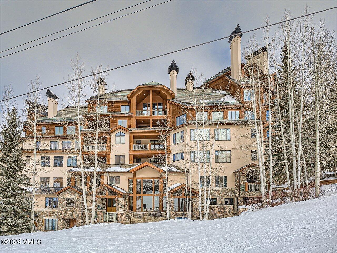 62 Highlands Lane, Unit R306 Beaver Creek, CO 81620 - Photo 29 of 32 a view of a large building
