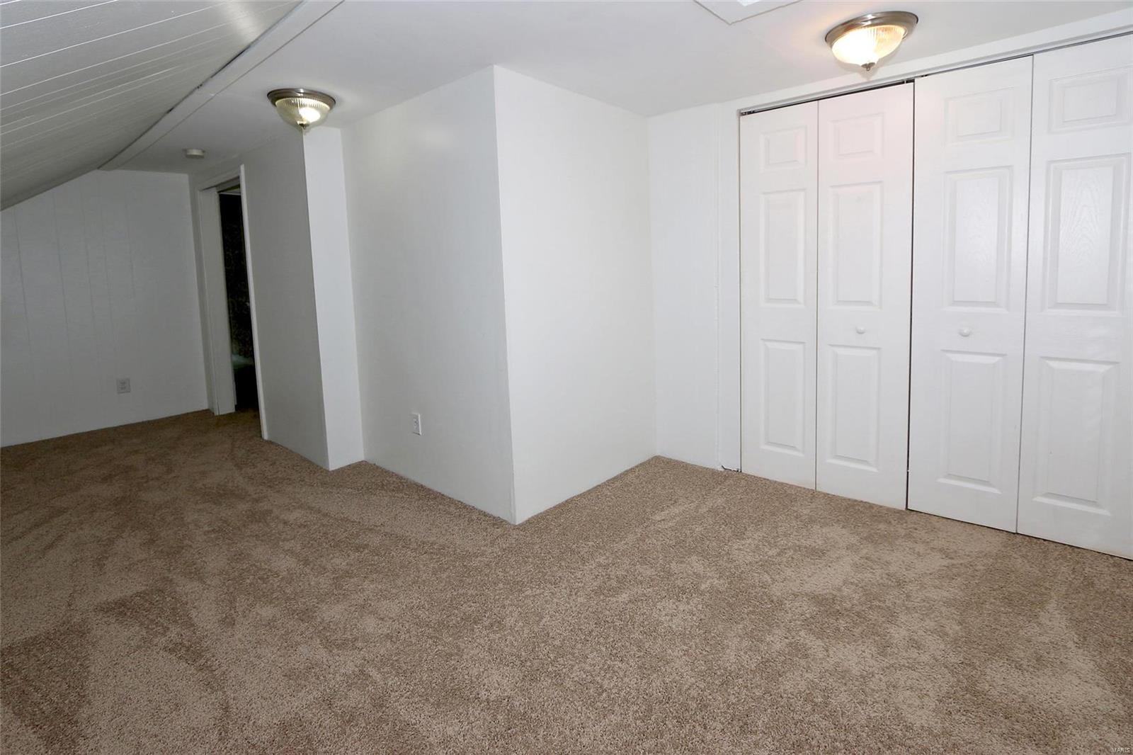 434 North Geyer Road Kirkwood, MO 63122 - Photo 15 of 29
