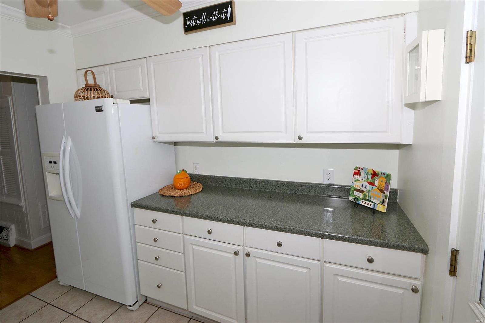 434 North Geyer Road Kirkwood, MO 63122 - Photo 9 of 29