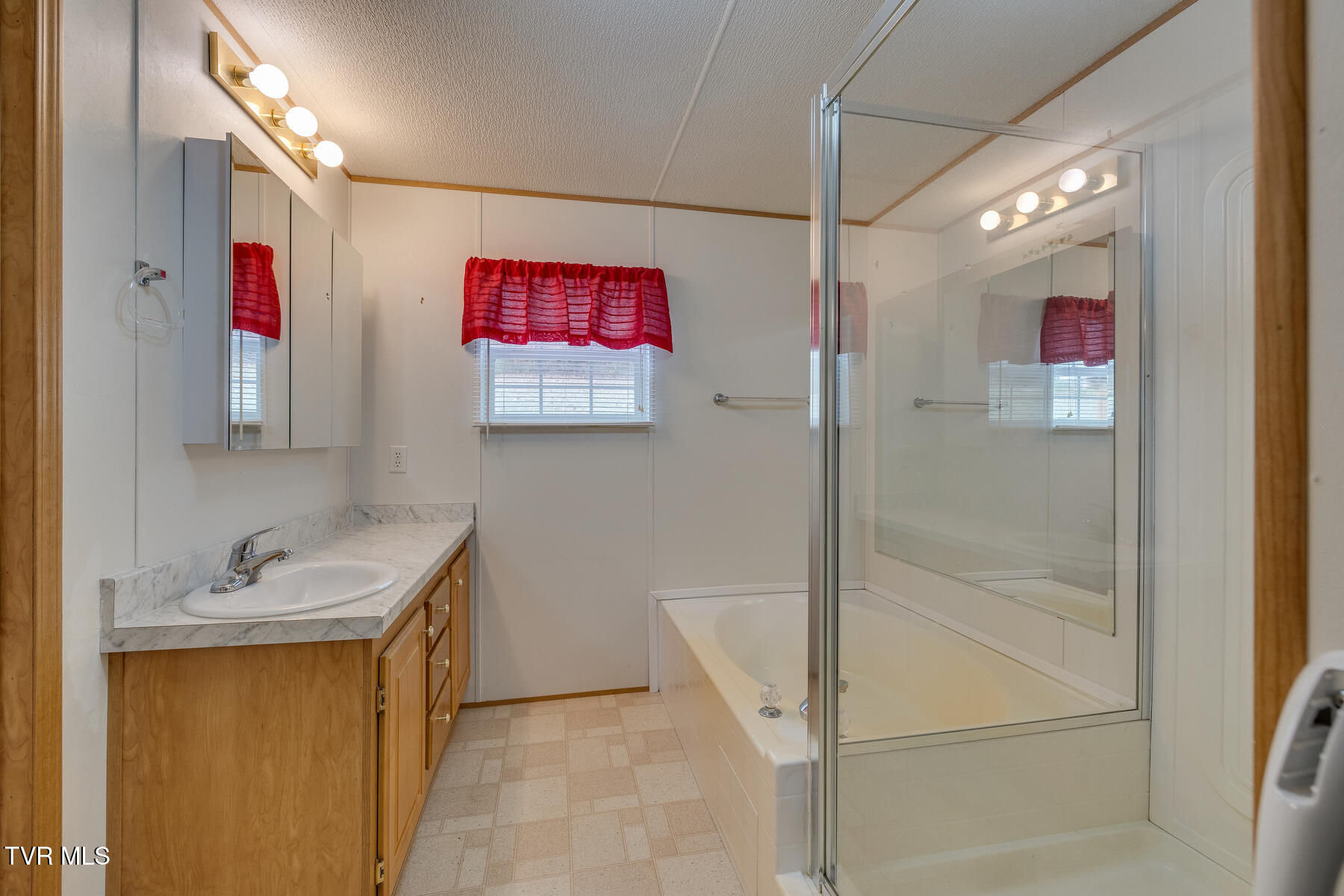 1731 Dave Buck Road Johnson City, TN 37601 - Photo 14 of 31 014
