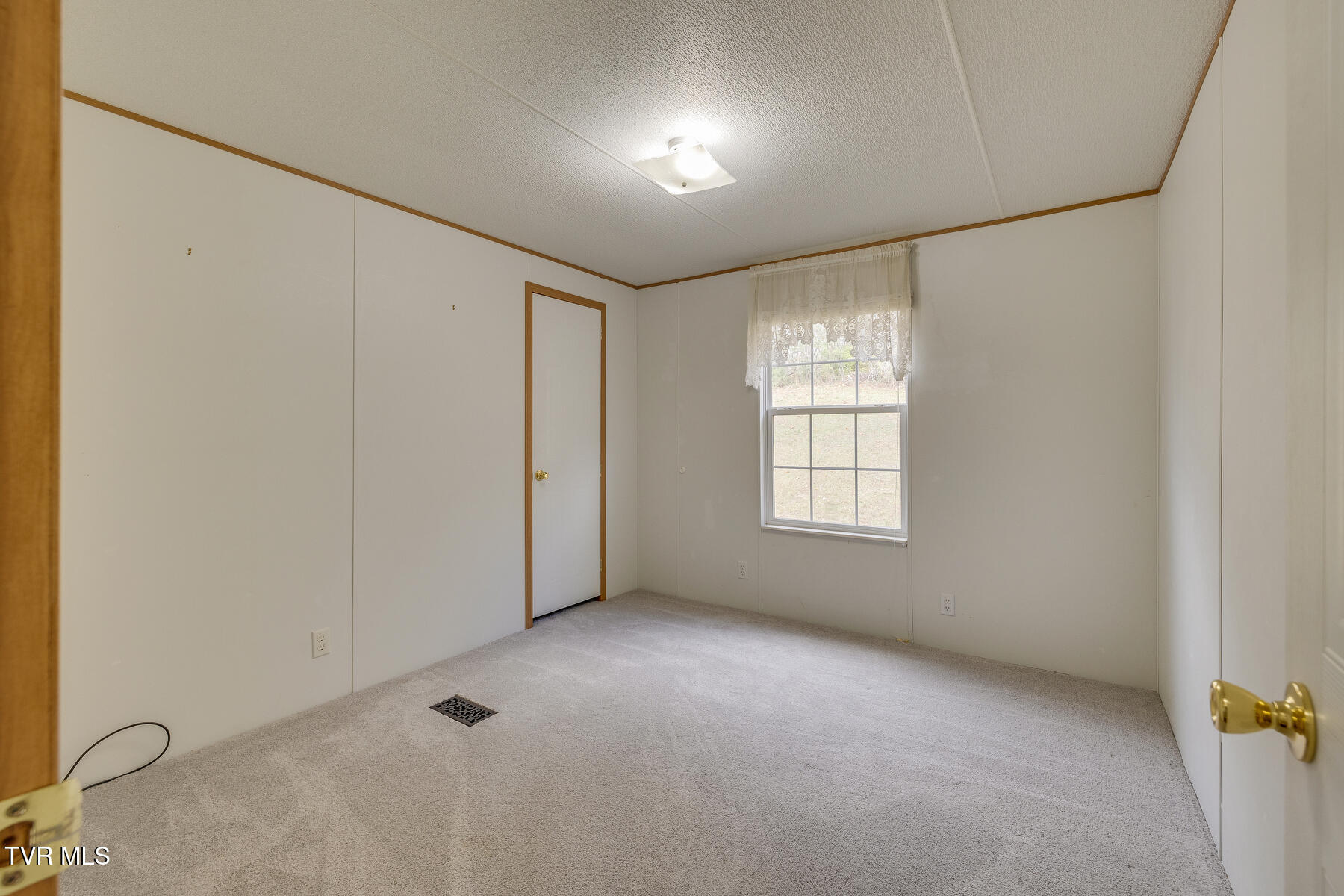 1731 Dave Buck Road Johnson City, TN 37601 - Photo 16 of 31 016