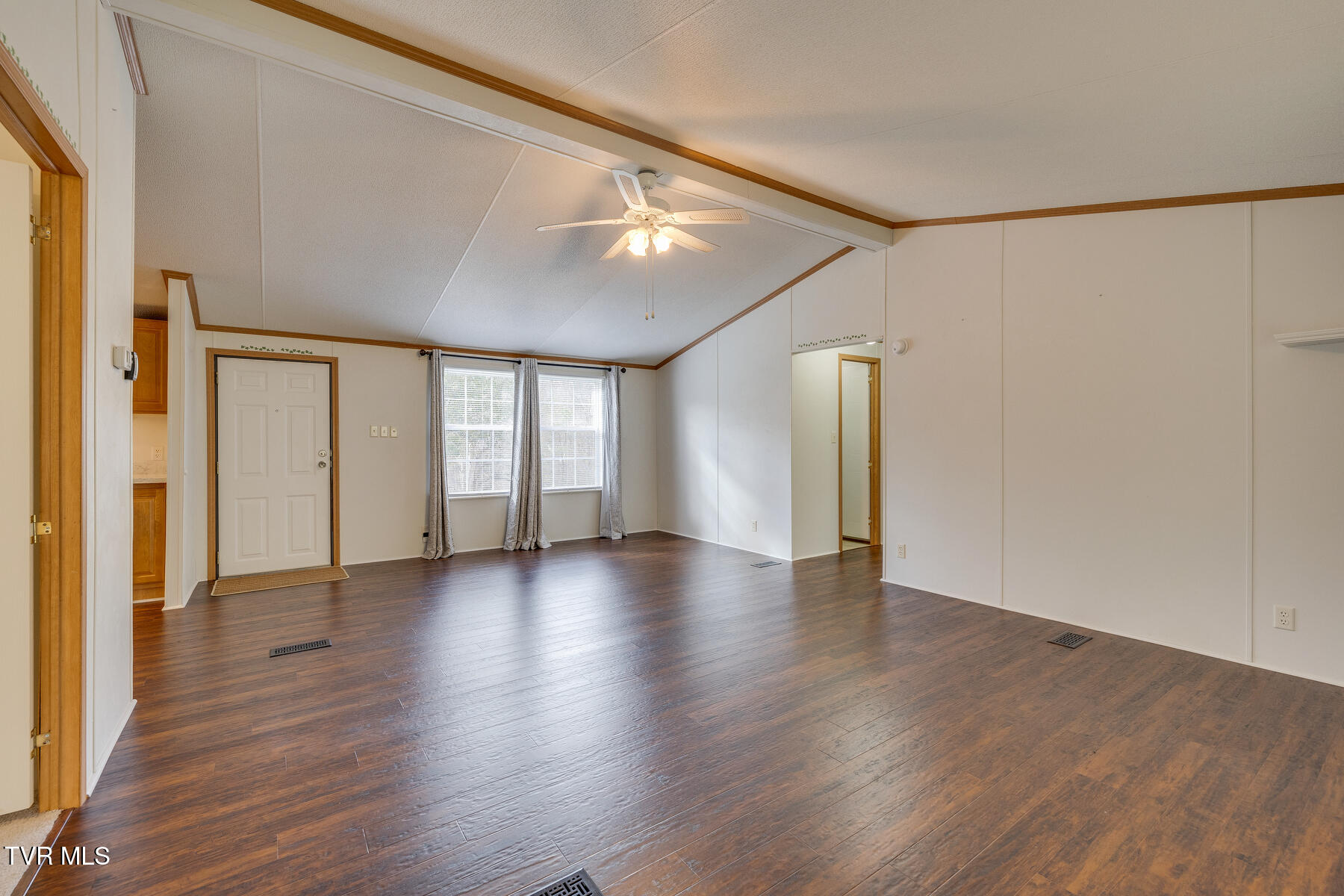1731 Dave Buck Road Johnson City, TN 37601 - Photo 6 of 31 005