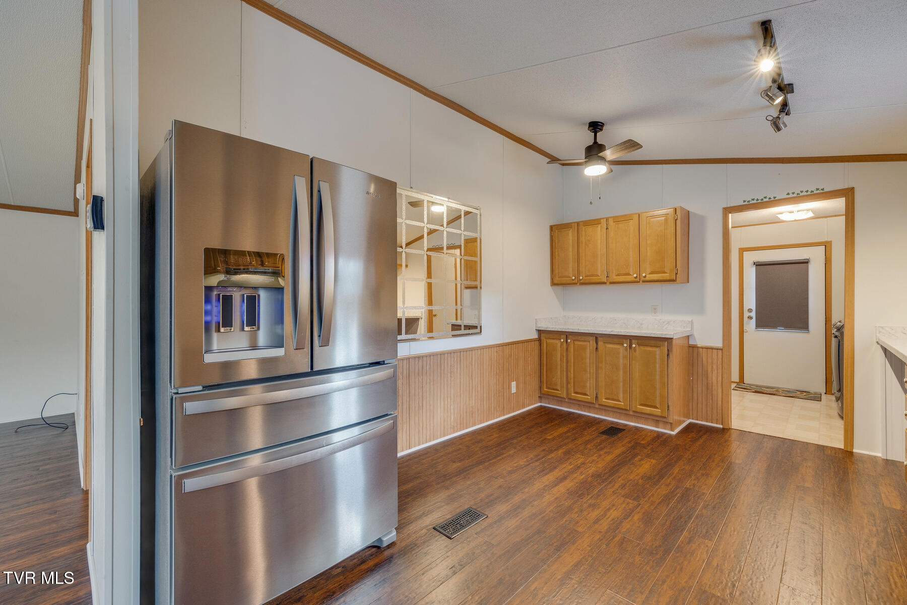 1731 Dave Buck Road Johnson City, TN 37601 - Photo 8 of 31 008