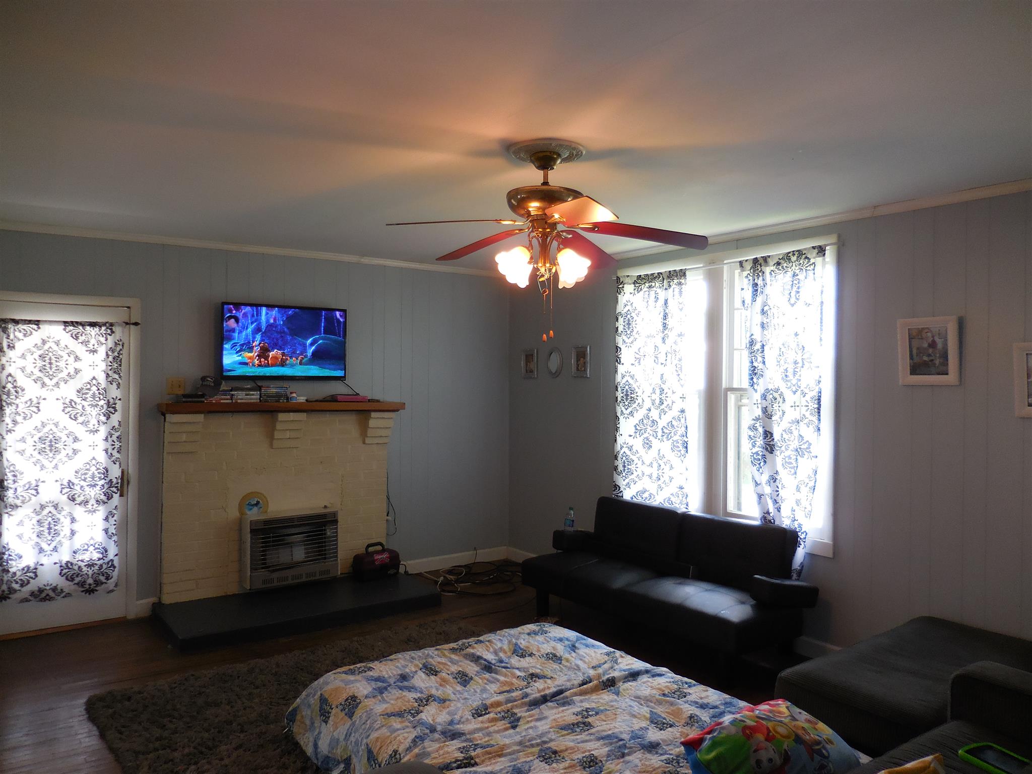 301 Main Street Prospect, TN 38477 - Photo 12 of 20 Living Room