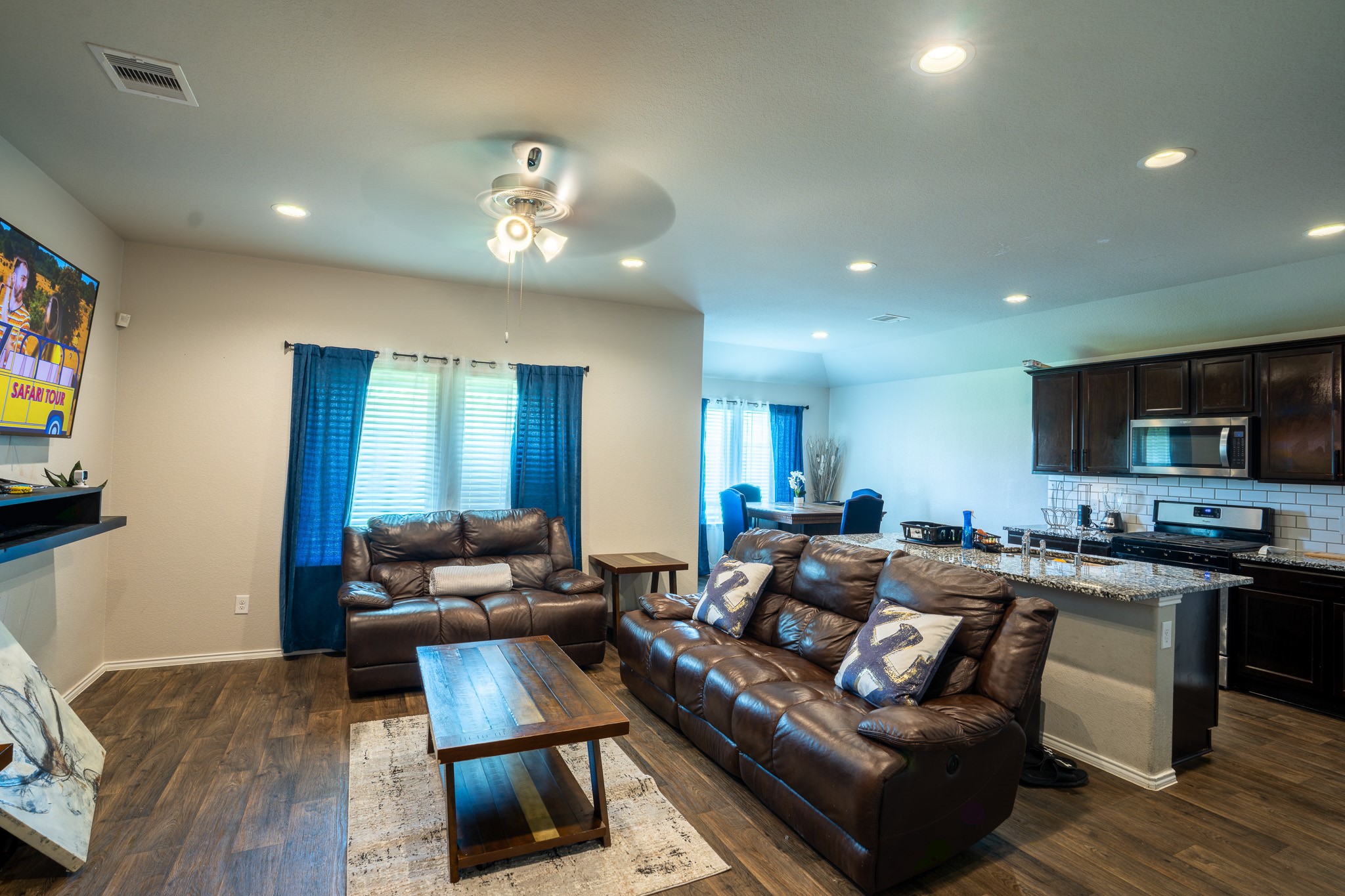 930 Bright Lotus Lane Rosharon, TX 77583 - Photo 2 of 20
