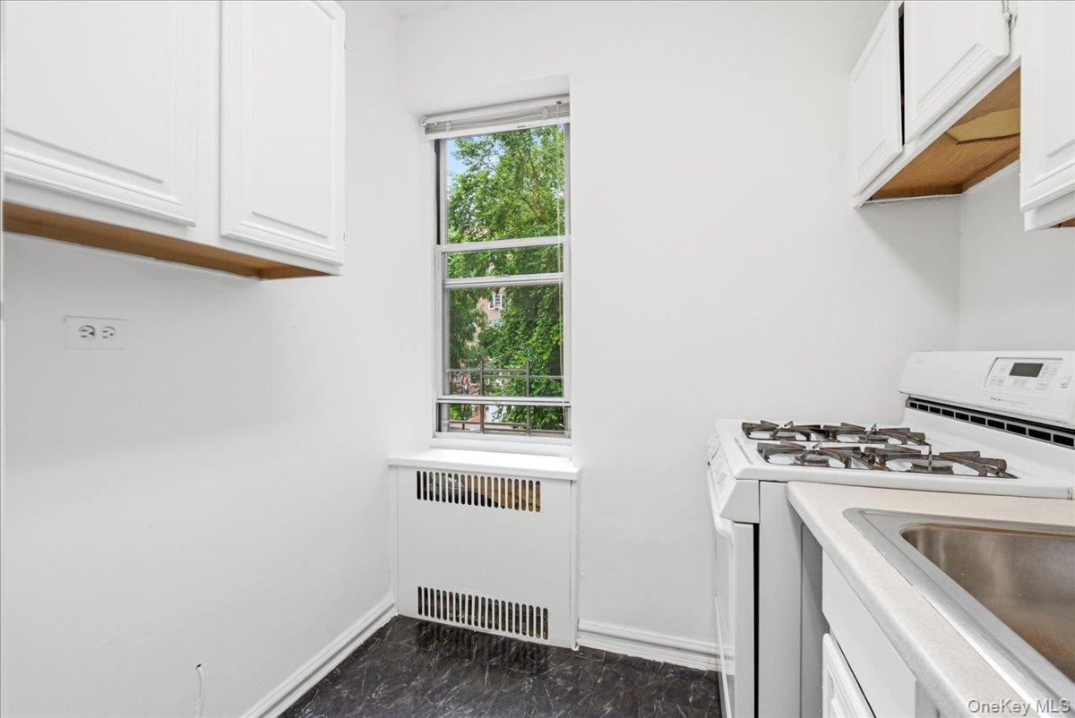 113-14 72nd Road, Unit 2J Queens, NY 11375 - Photo 17 of 30 Gallery Image 17