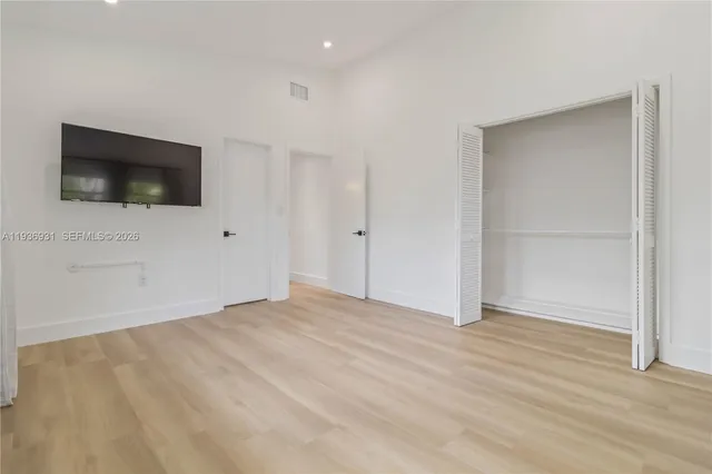 a view of a livingroom with an empty space