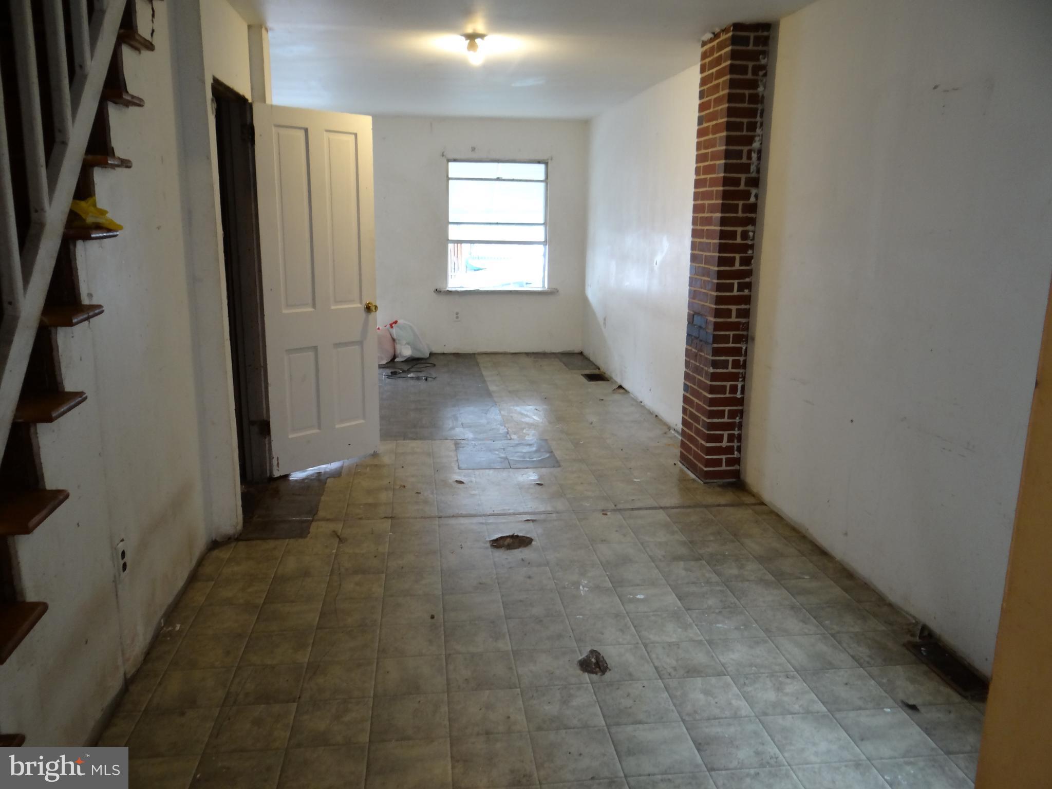 1140 Green Street Reading, PA 19604 - Photo 3 of 12