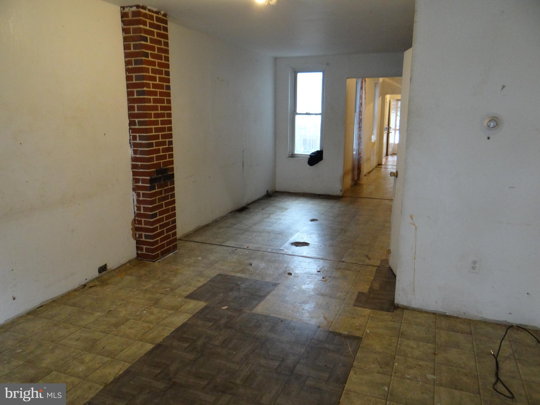 1140 Green Street Reading, PA 19604 - Photo 4 of 12
