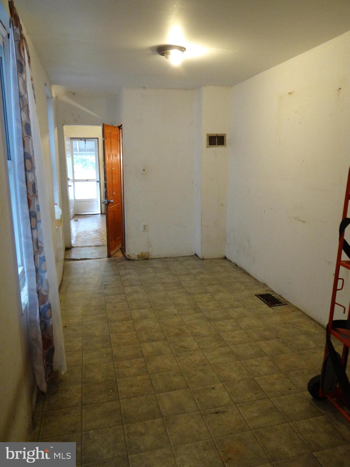 1140 Green Street Reading, PA 19604 - Photo 5 of 12