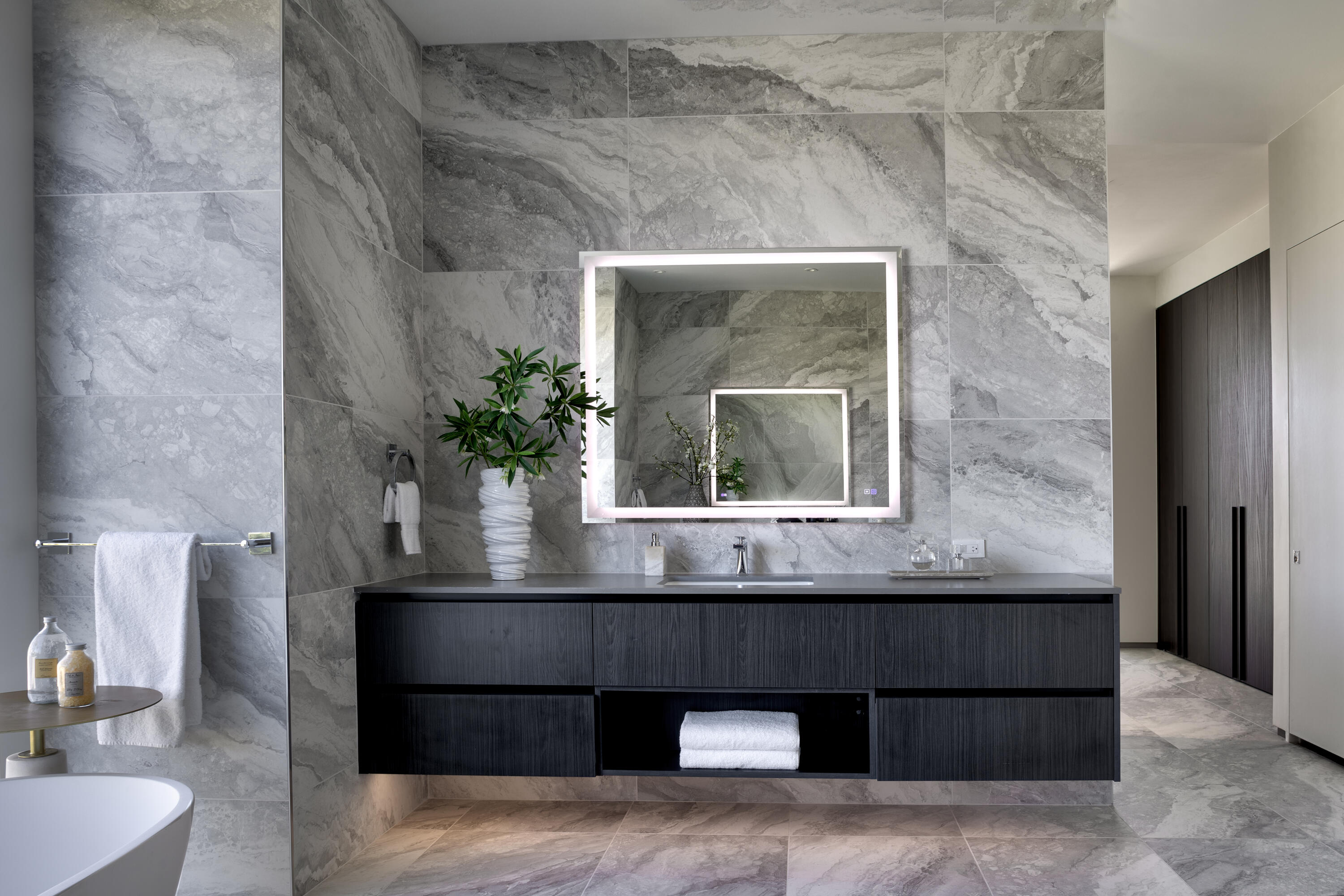 12 Via Linea Rancho Mirage Ca Rancho Mirage, CA 92270 - Photo 11 of 19 Main Bath Vanity